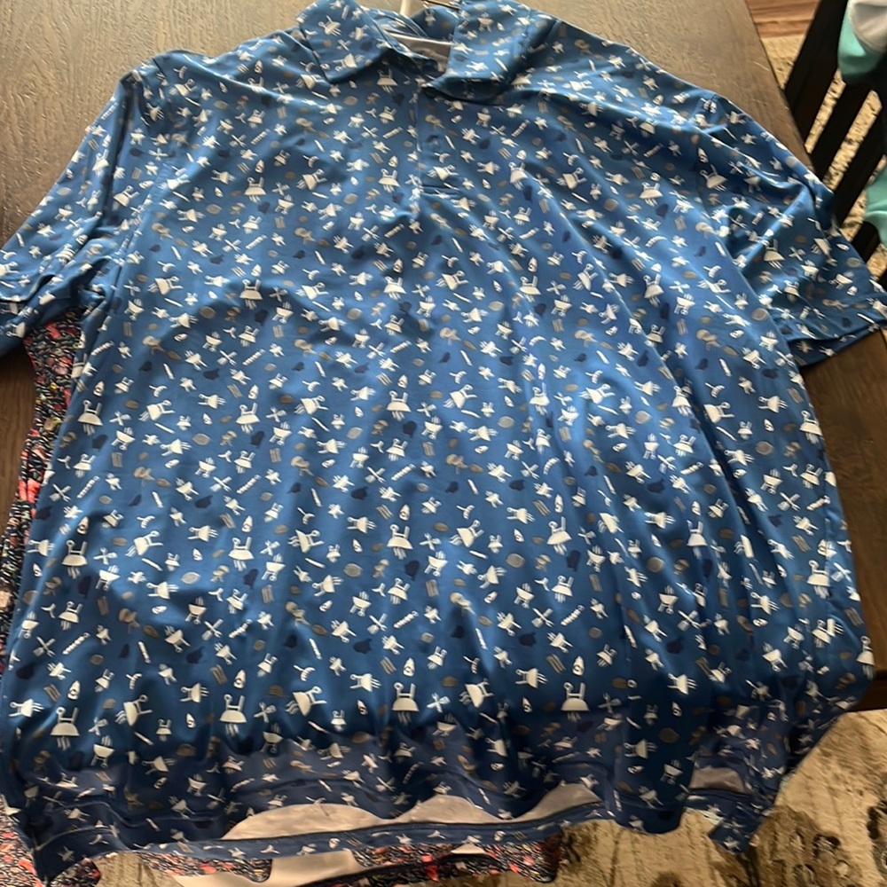 Large golf shirt with bbq prints new!